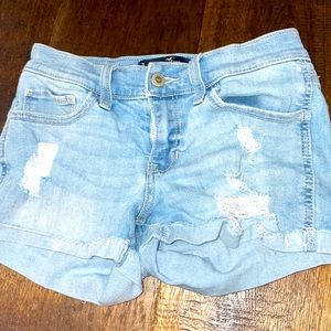 Hollister Low Rise Light Wash Jean Short 3”